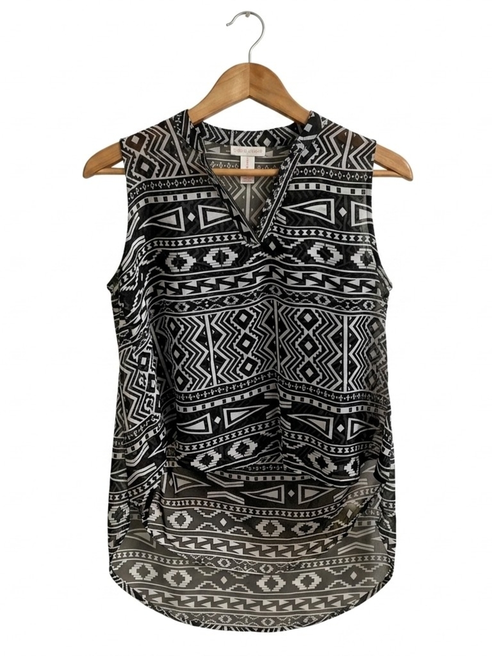 NWOT No Boundaries Sleeveless Black & White Sheer V-Neck Hi-Low Top